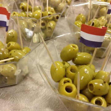 Hapjes  3 - Toneelvereniging Plankenkoorts 